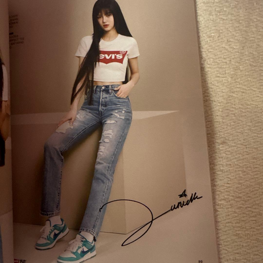 希少　ニュージーンズ newjeans リーバイス Levi's 写真集カタログ
