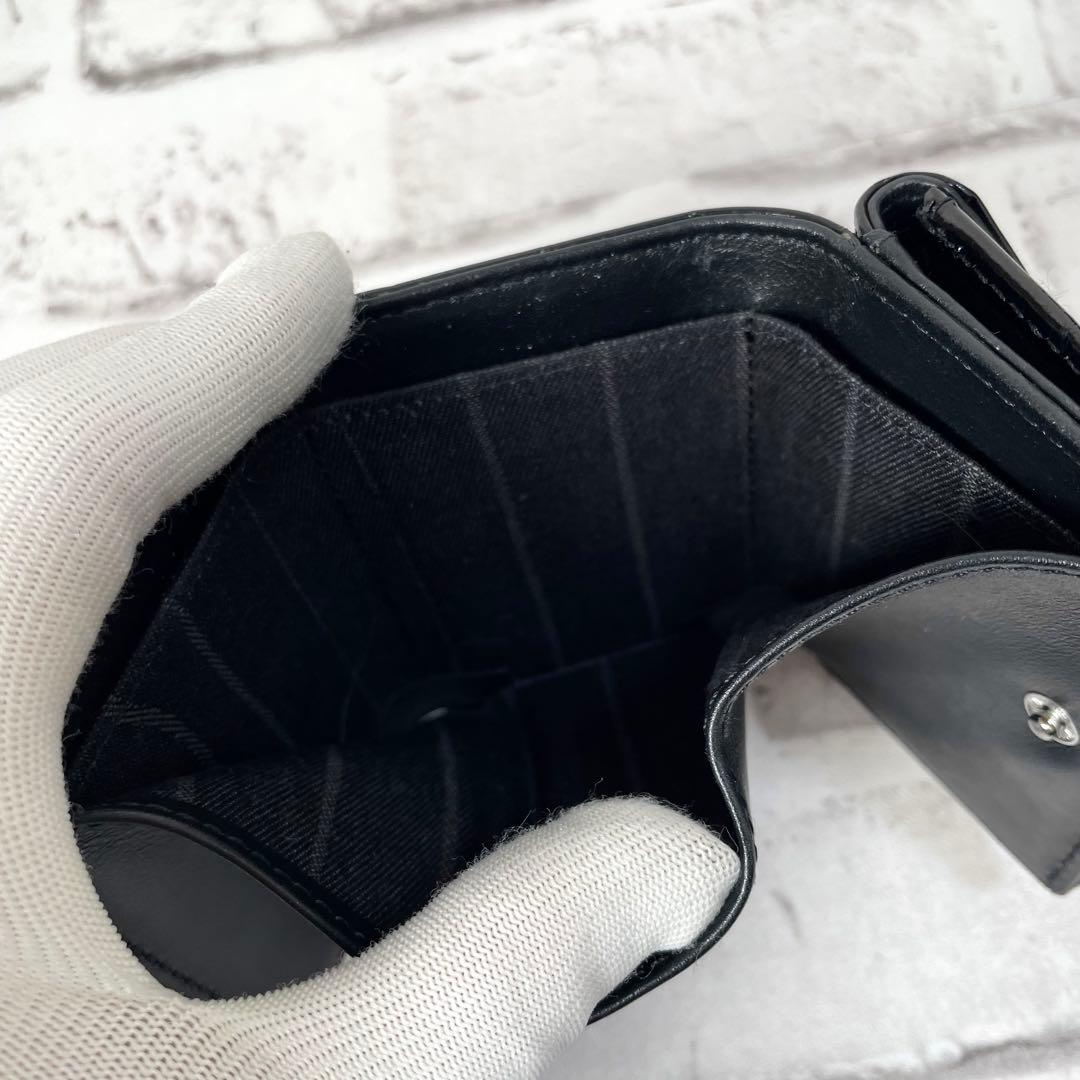 美品✨ヴィヴィアンウエストウッド　三つ折り財布　クロコ型押し　レター型　黒