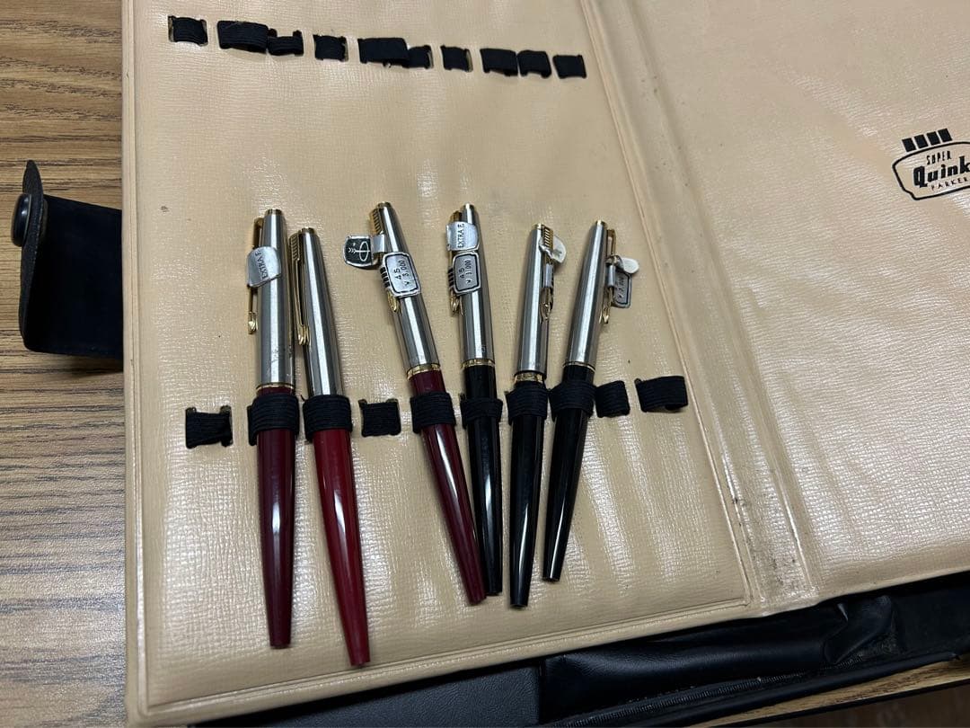 Parker 合成皮革サンプルケースと万年筆6本(昭和46年当時もの)