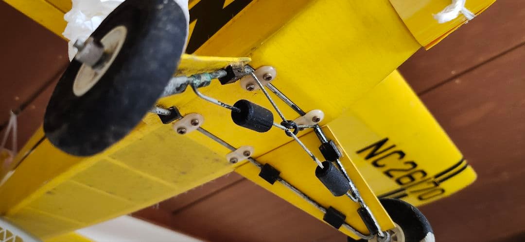 Piper J-3 Cub イエロー