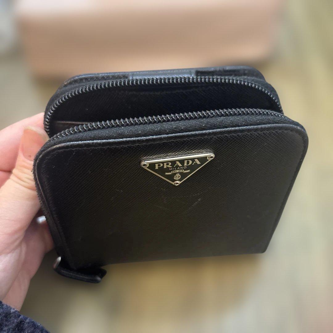 PRADA ブラック レザー 二つ折り財布
