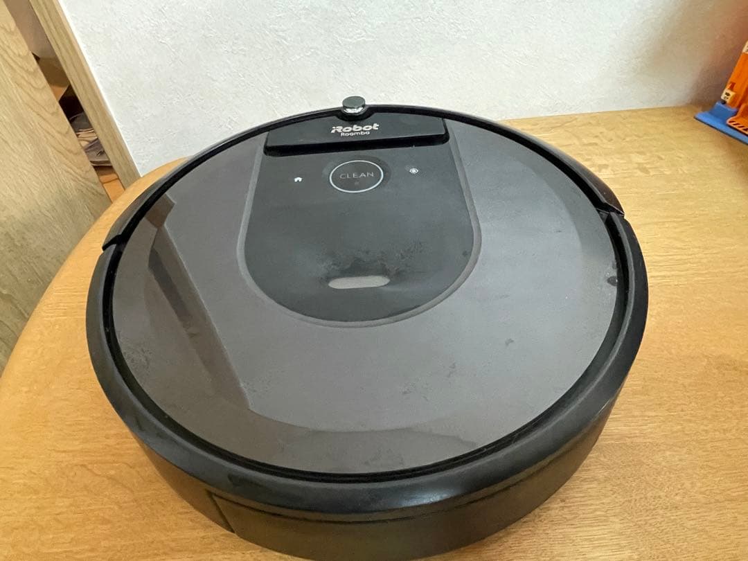 iRobot Roomba i7 (7150) 本体