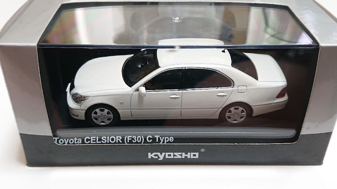 京商 1/43 トヨタ セルシオ 30後期 ホワイトパール