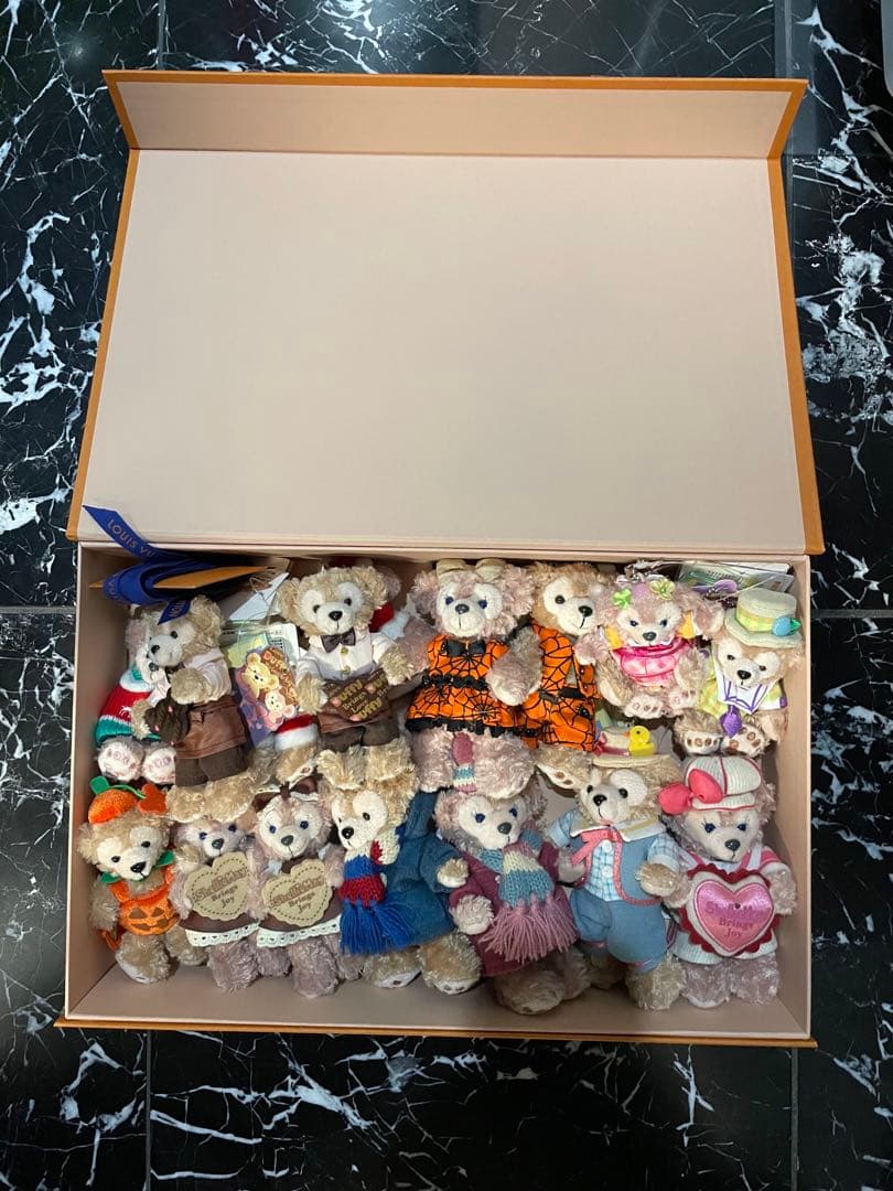 ダッフィー　シェリーメイ　セット　LV箱付き