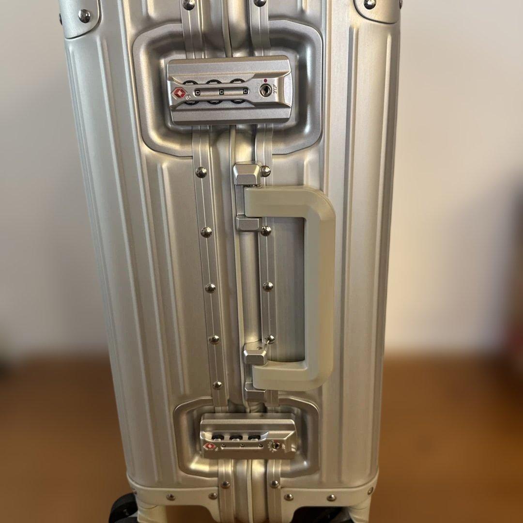 メルセデス・ベンツ　アルミ　スーツケース　キャリーケース　32L 4輪