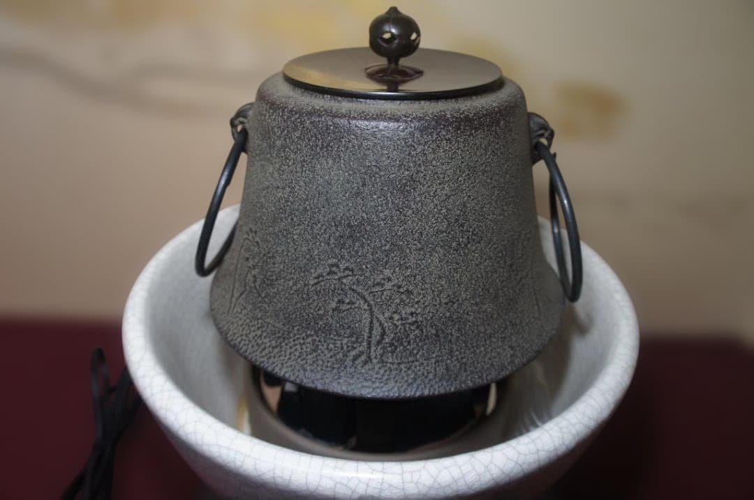 ☆ 野々田 しろ薩摩風炉(紅鉢型)電熱器 在銘富士釜 釜鐶他フルセット送料込み