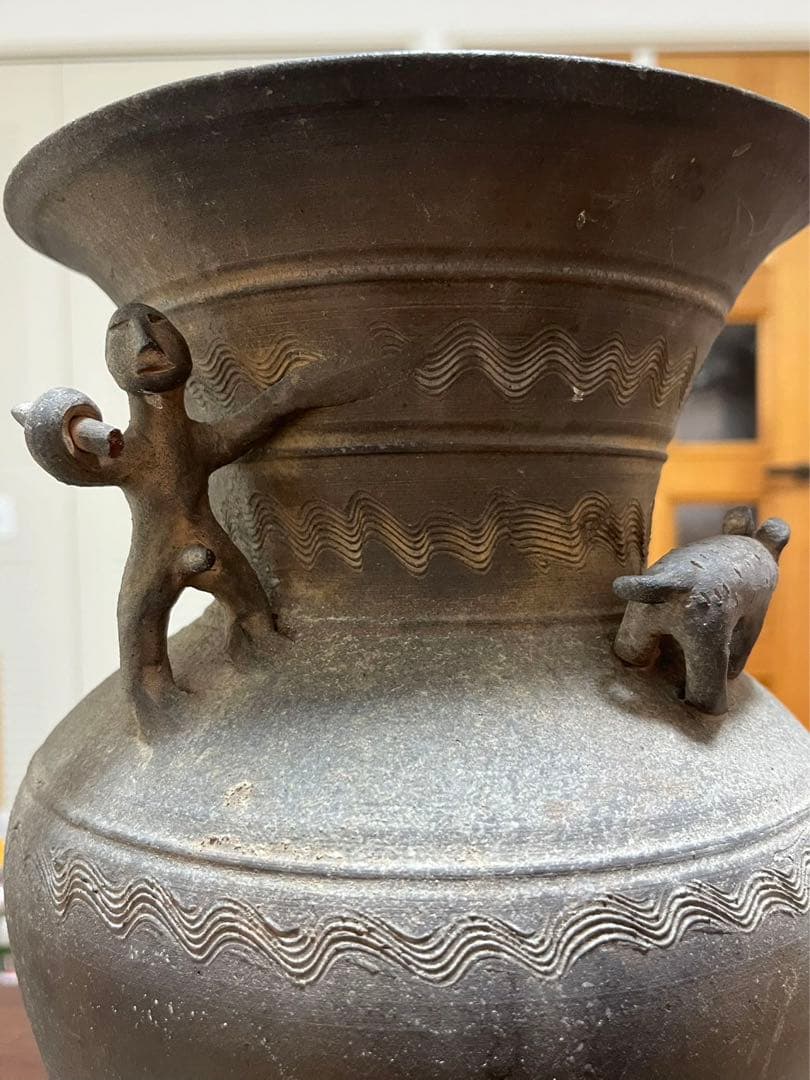 中国　古美術 黒陶 古代朝鮮 高台付壺 祭器 旧蔵品　花印嵌文