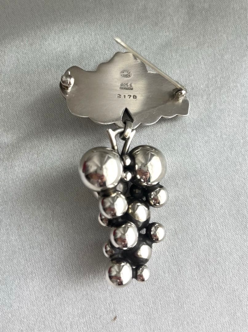 【美品】ジョージジェンセン★ムーンライトグレープブローチ　ぶどう　SV925