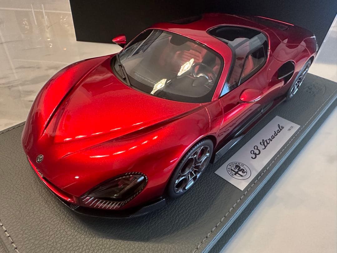 新品希少 BBR 1/18 アルファ ロメオ 33 Stradale ミニカー