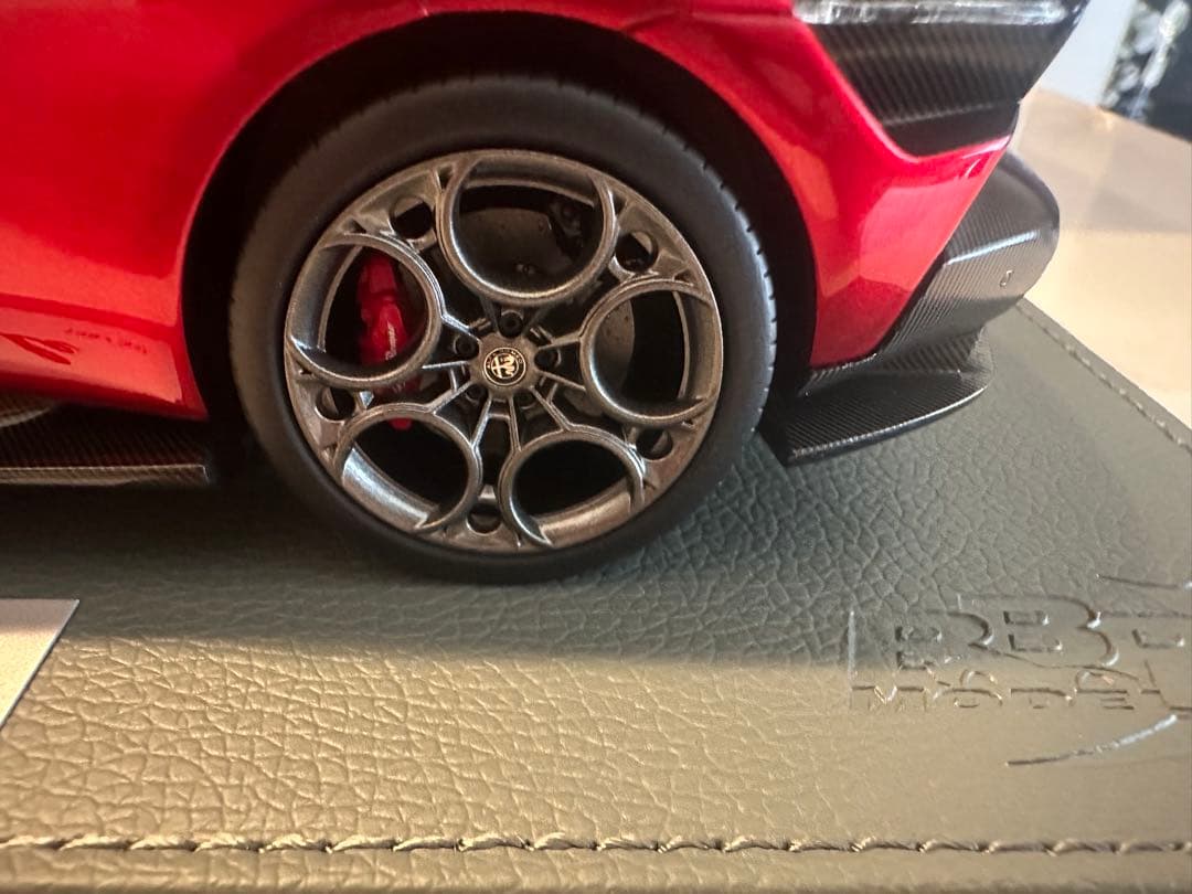 新品希少 BBR 1/18 アルファ ロメオ 33 Stradale ミニカー