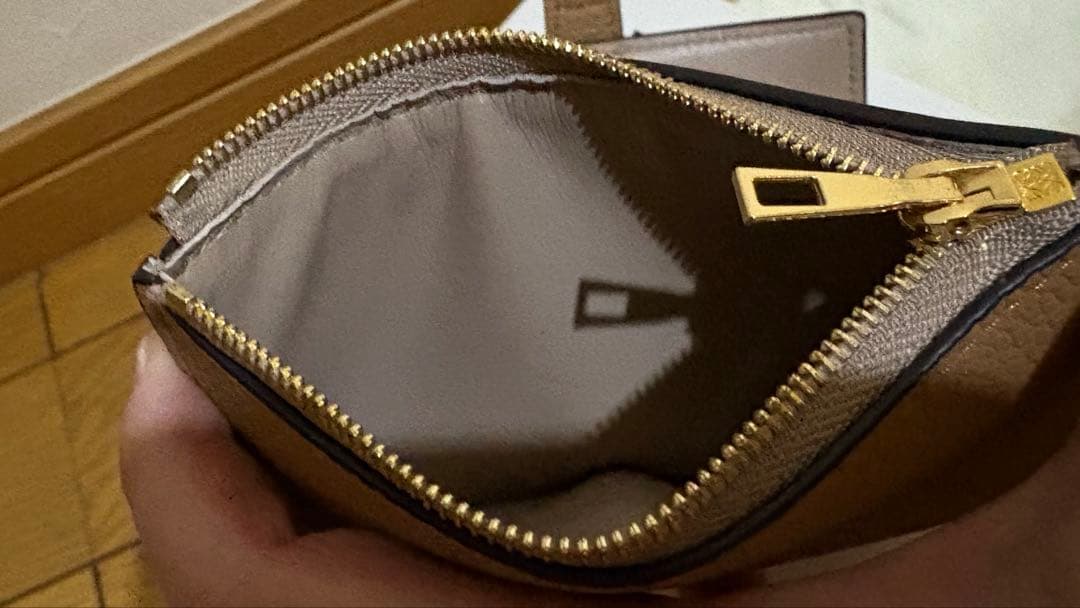 ロエベ バーティカル ウォレット スモール 3つ折り財布