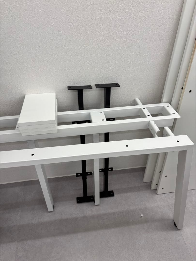 オフィスデスク（6人用）ホワイト　フリースタイルデスク配線収納付き