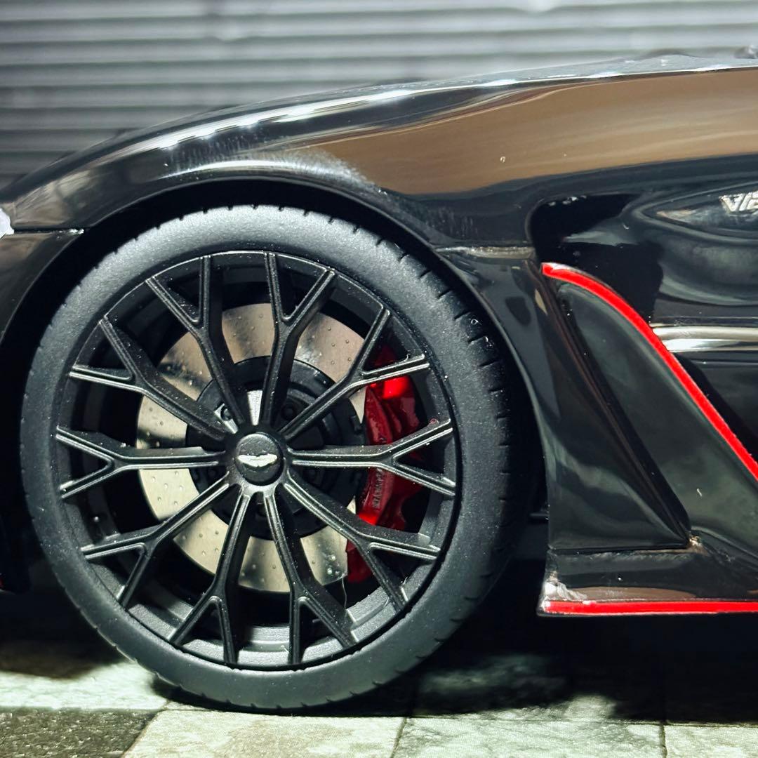1/18 TOP SPEED アストンマーティン V12 ヴァンテージ 2022