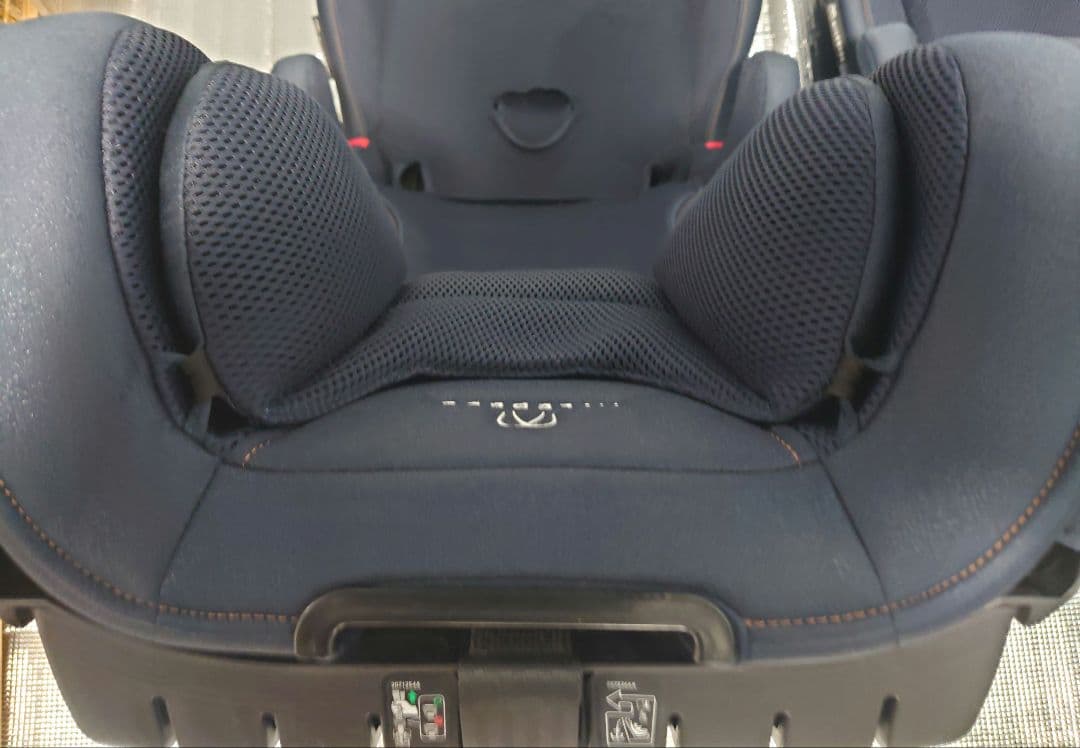 エールべべ パパットグランス ISOFIX ジュニアシート ネイビー　2台