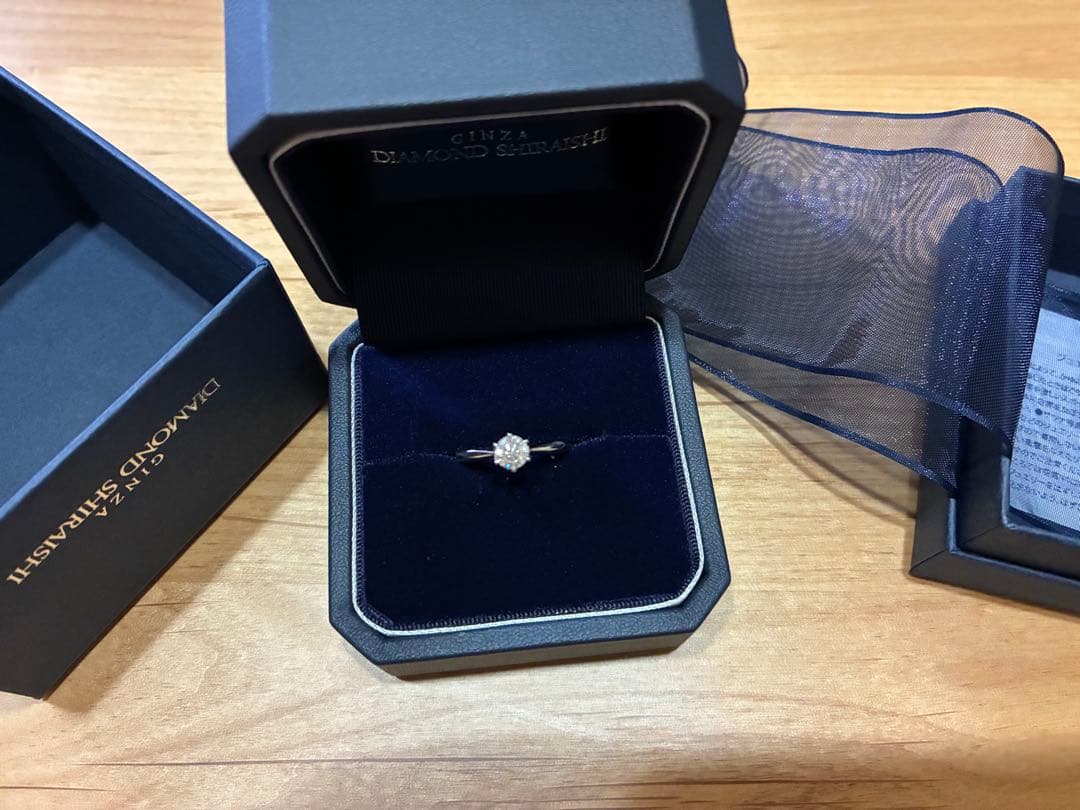 銀座ダイヤモンドシライシ 婚約指輪 White Lilly 鑑定書あり　10号