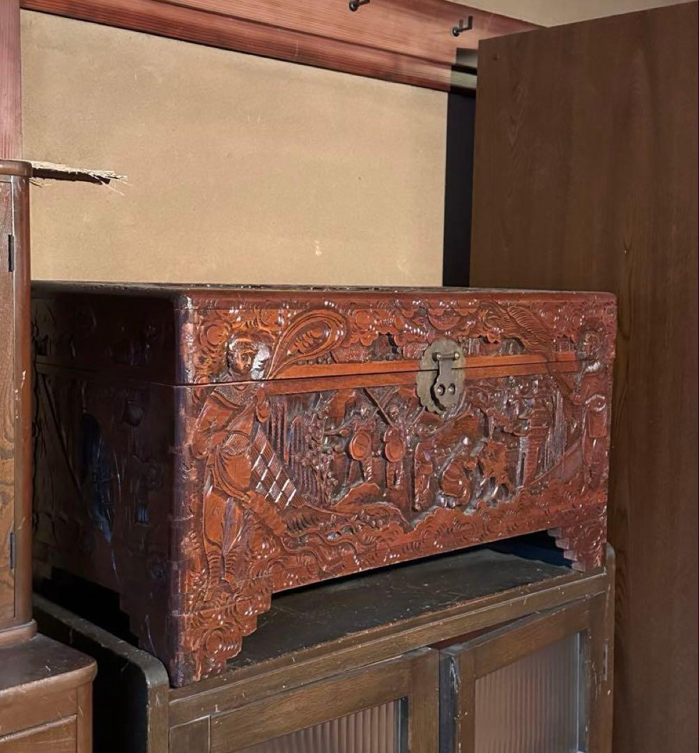 中国　木彫　衣装ケース　収納ボックス　ヴィンテージ　アンティーク　20世紀　骨董