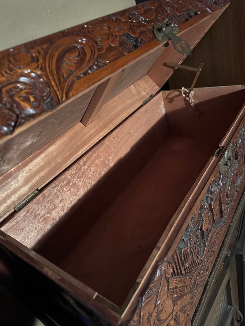 中国　木彫　衣装ケース　収納ボックス　ヴィンテージ　アンティーク　20世紀　骨董