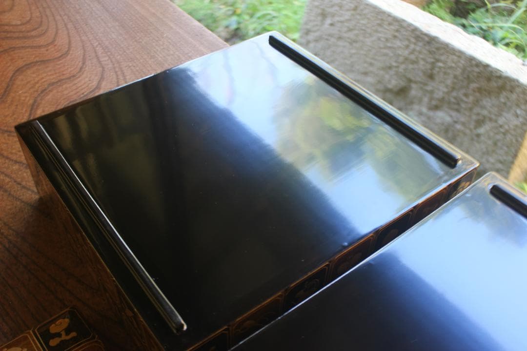 デッドストック！内朱金縁黒漆に極上宝尽蒔絵の映える二段重（検輪島塗重箱お重