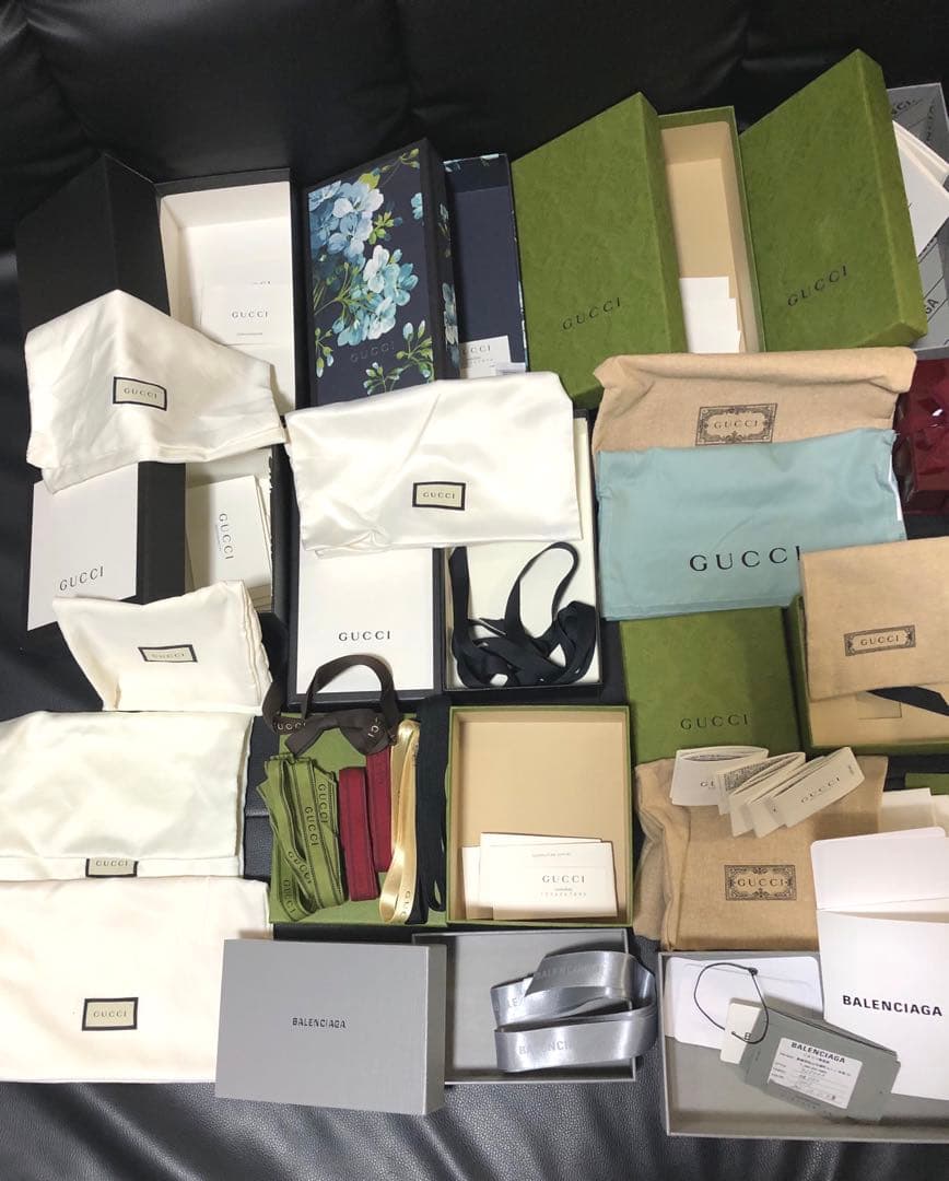 グッチ　バレンシアガ　財布空箱、小物空箱、保存袋、リボン、ショッパー　ブルームス