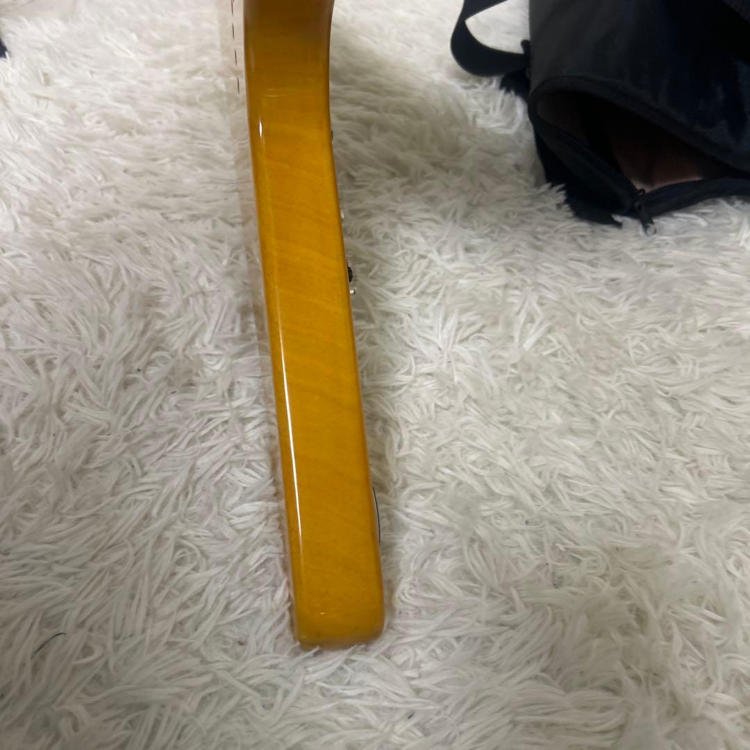 【メンテナンス済】バークレイ　フライングV エレキギター　イエロー