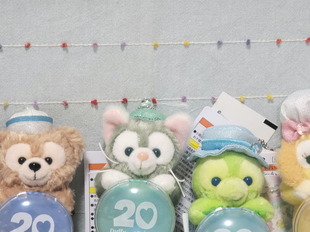 最新❤️ 20周年 カラフルハピネス ぬいぐるみバッジ ぬいぐるみチャーム