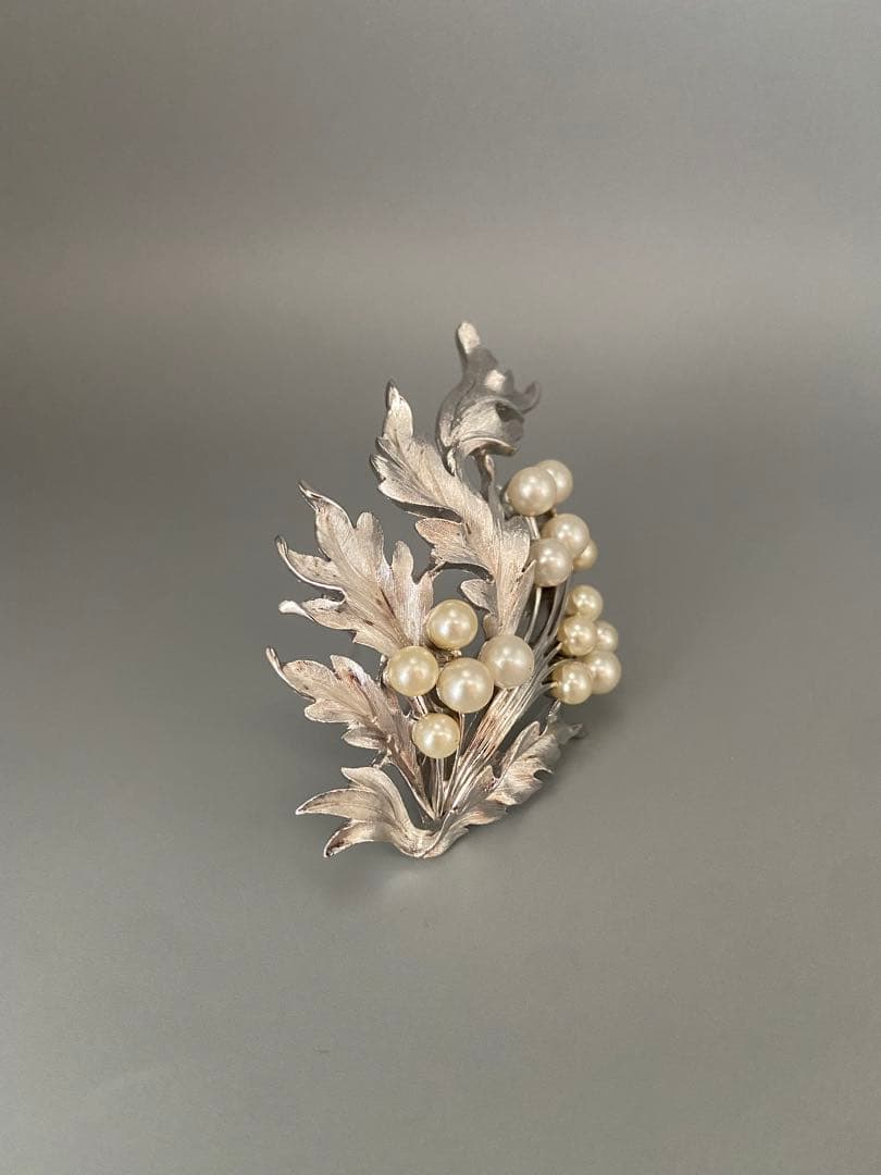 lotuscloud 2542⭐️TRIFARI トリファリヴィンテージブローチ