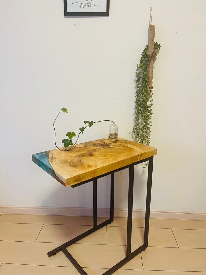 レジンテーブル　ソファテーブル　サイドテーブル　コーヒーテーブル　栃の木