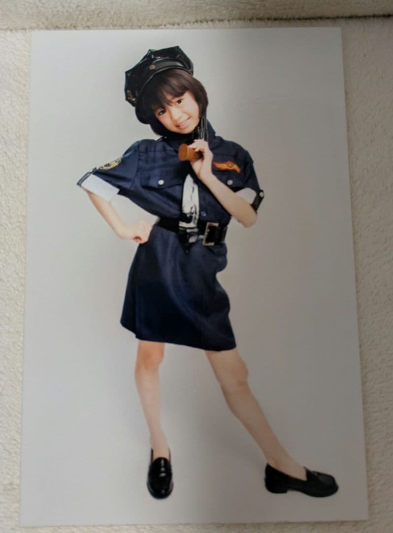 絵森彩　生写真　警官　依田彩花