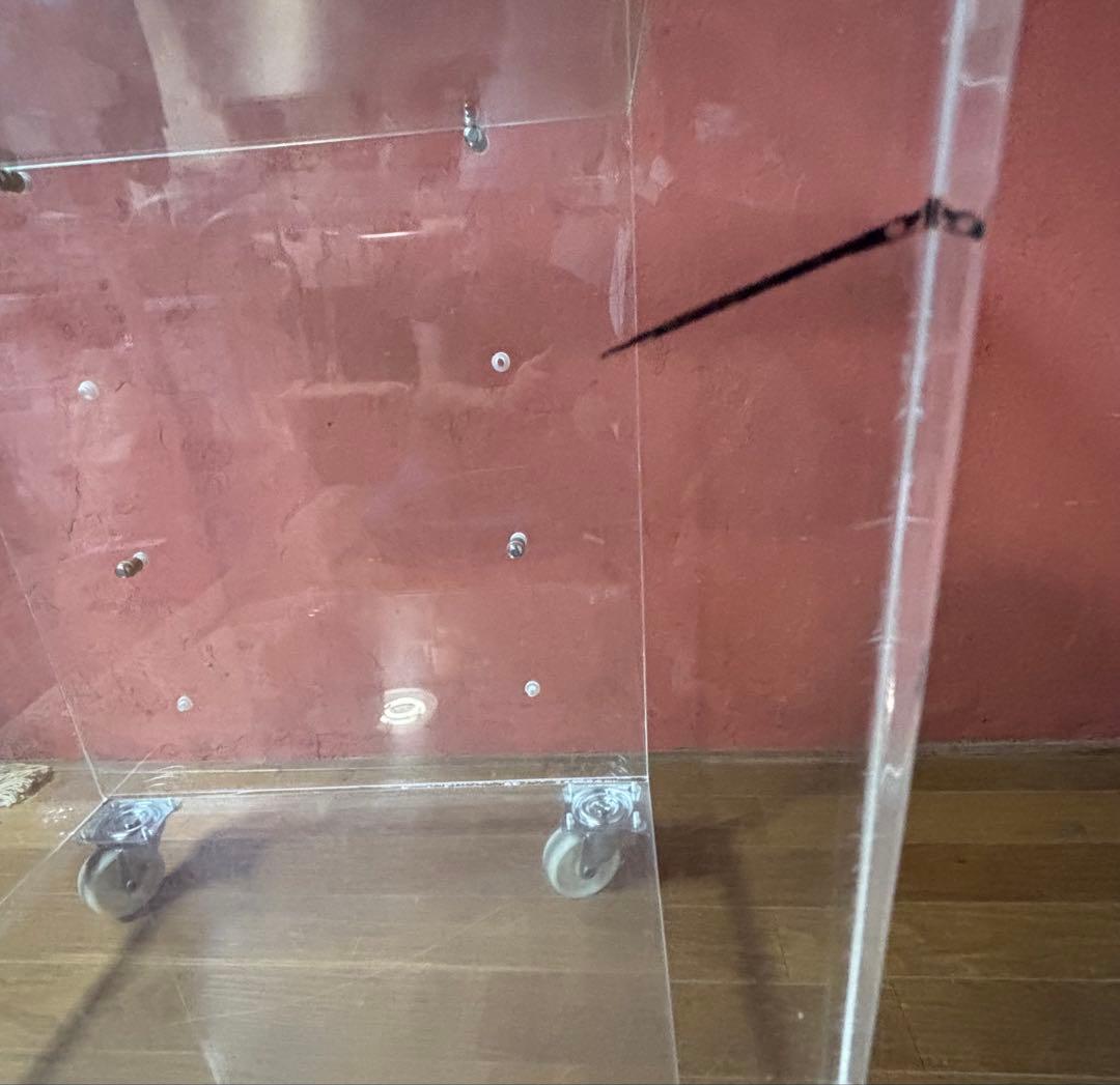 アクリル製　キャスター付き　ショーケース 棚　ガラス棚板1枚付き