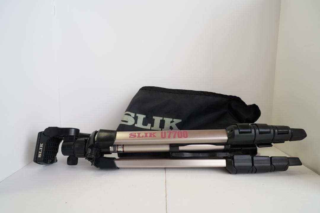 【新品同様】Panasonic HC-W585M+アクセサリーキット+三脚