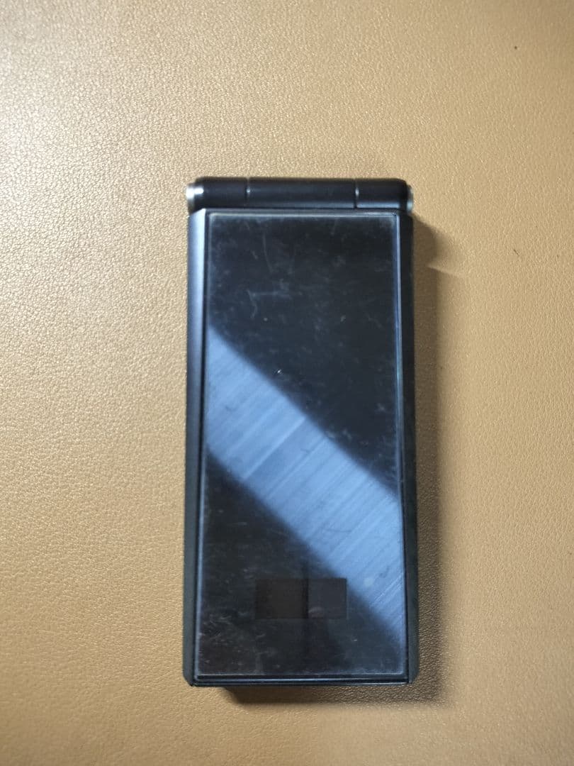 docomo F-07F 本体 ・ ACアダプタ・クレードル　 3点セット