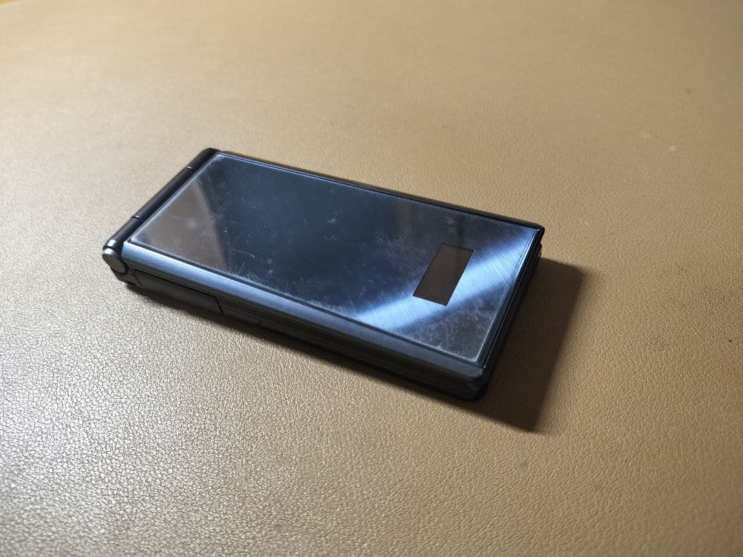 docomo F-07F 本体 ・ ACアダプタ・クレードル　 3点セット