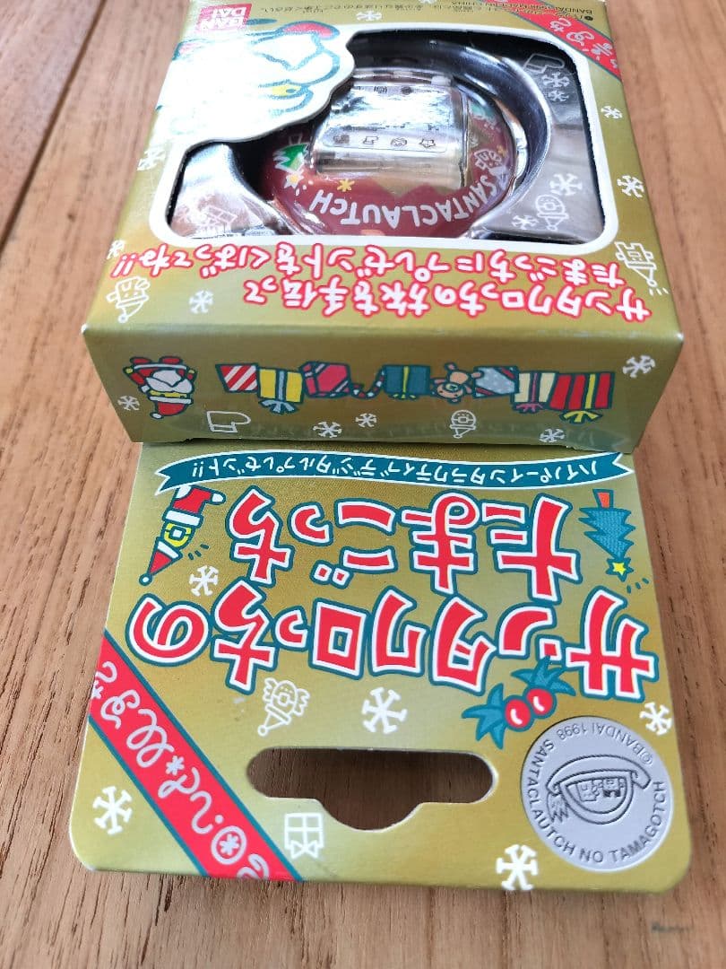 希少品 未使用 サンタクロっちのたまごっち (レッド)