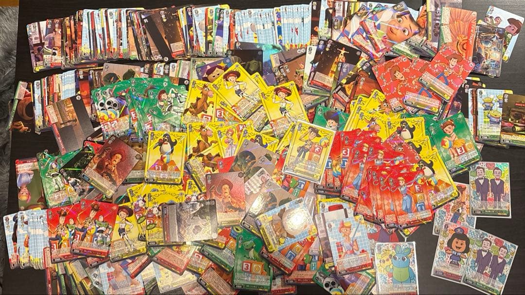 トイ・ストーリー トレーディングカード 引退品 1000枚弱あります。
