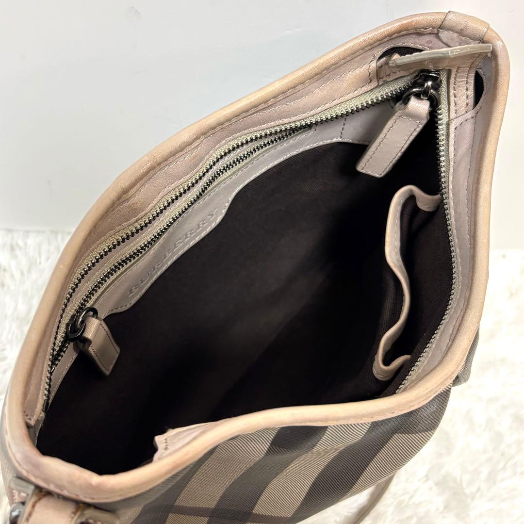 【美品】 バーバリー ショルダーバッグ 斜め掛け スモークドチェック