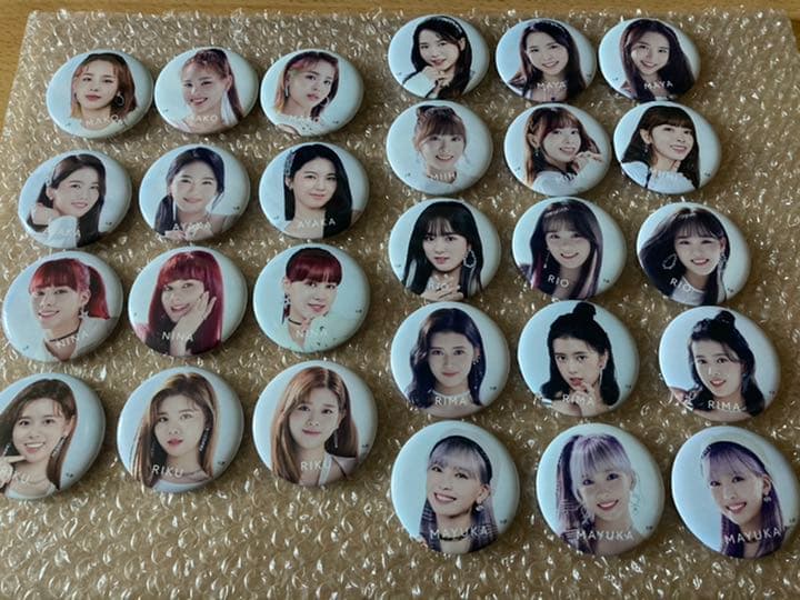 NiziU POPUP STORE ランダム缶バッジ　メッセージカード　コンプ