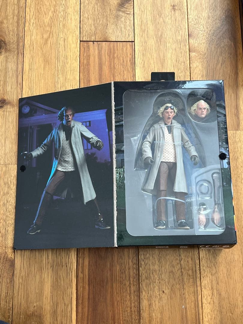 NECAバック・トゥ・ザ・フューチャー アルティメットドク・ブラウン