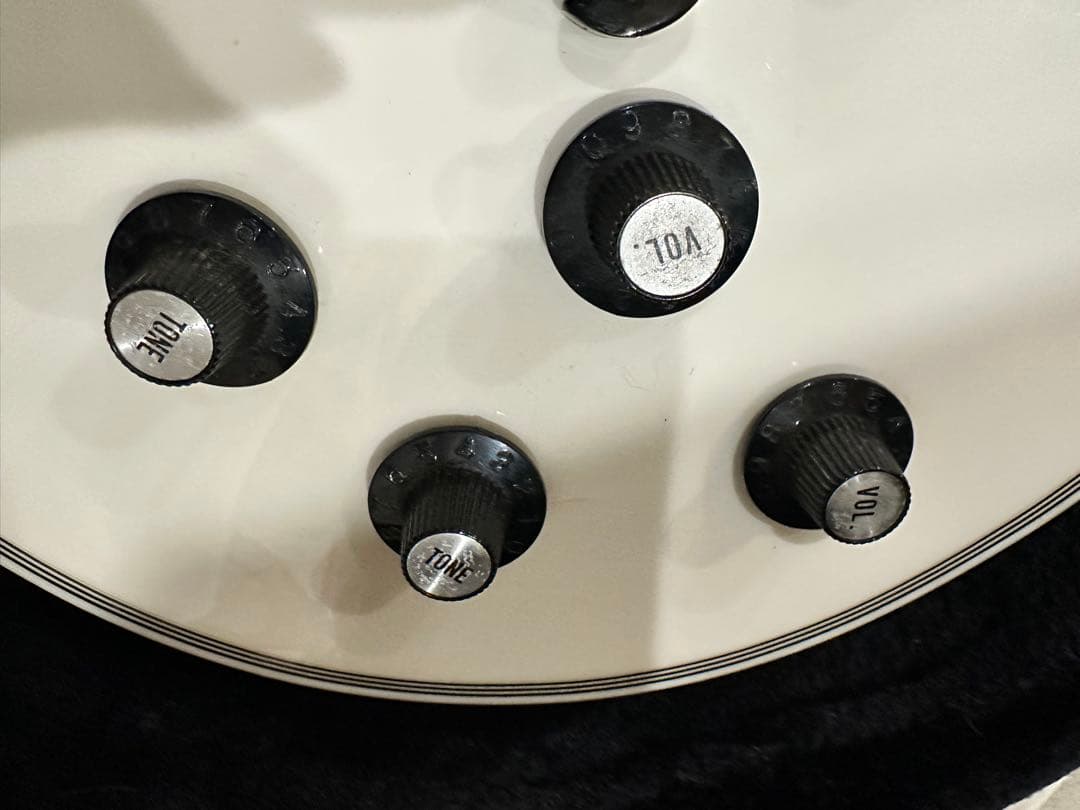 EDWARDS レスポールカスタム　ギター　ホワイト　ハードケース付き