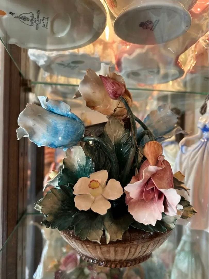 カポディモンテ　陶花　オブジェ　イタリア　チューリップ