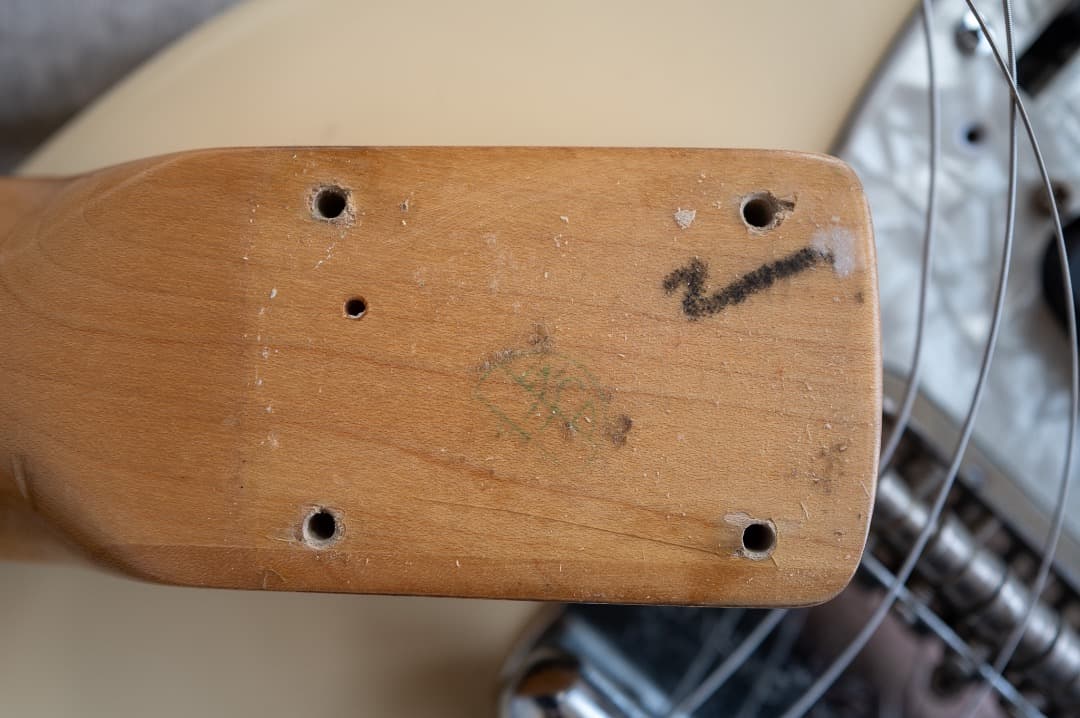 Fender Bronco ネック ムスタングボディ