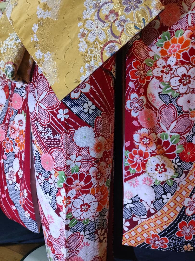 【特価】本振袖　鹿の子織　現代古典　王道の赤