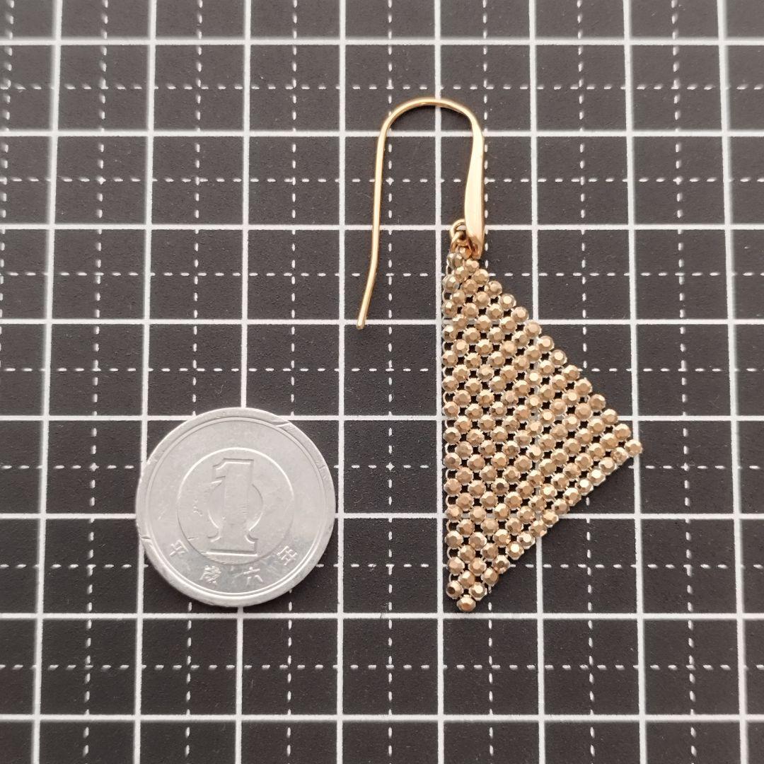 【美品】スワロフスキー　フィットスモールピアス　ゴールドカラー