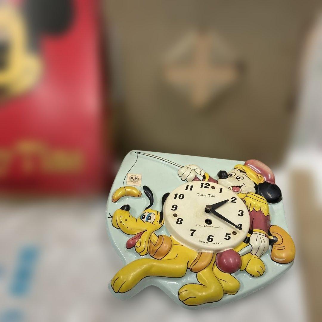 1962年に、精工舎が日本製初SEIKOディズニータイムの子供向けの時計を発売