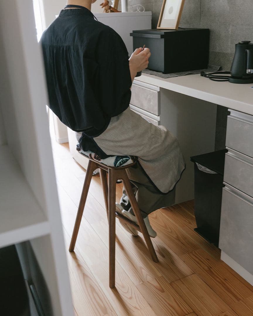 キッチンスツールNA(H630)× ミナペルホネンlife puzzle BK