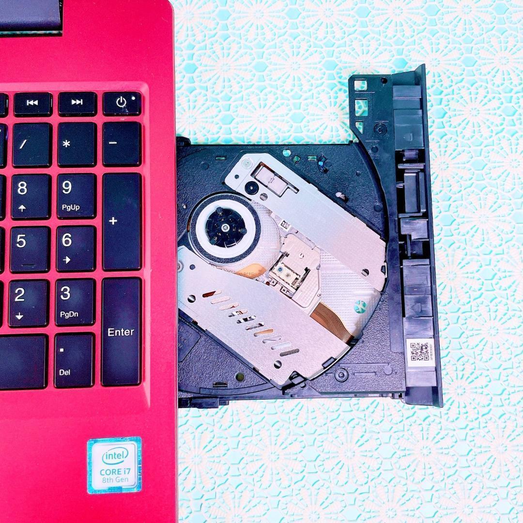第8世代Corei7✨️薄型赤ノートパソコンWin11ブルーレイSSDカメラ1TB