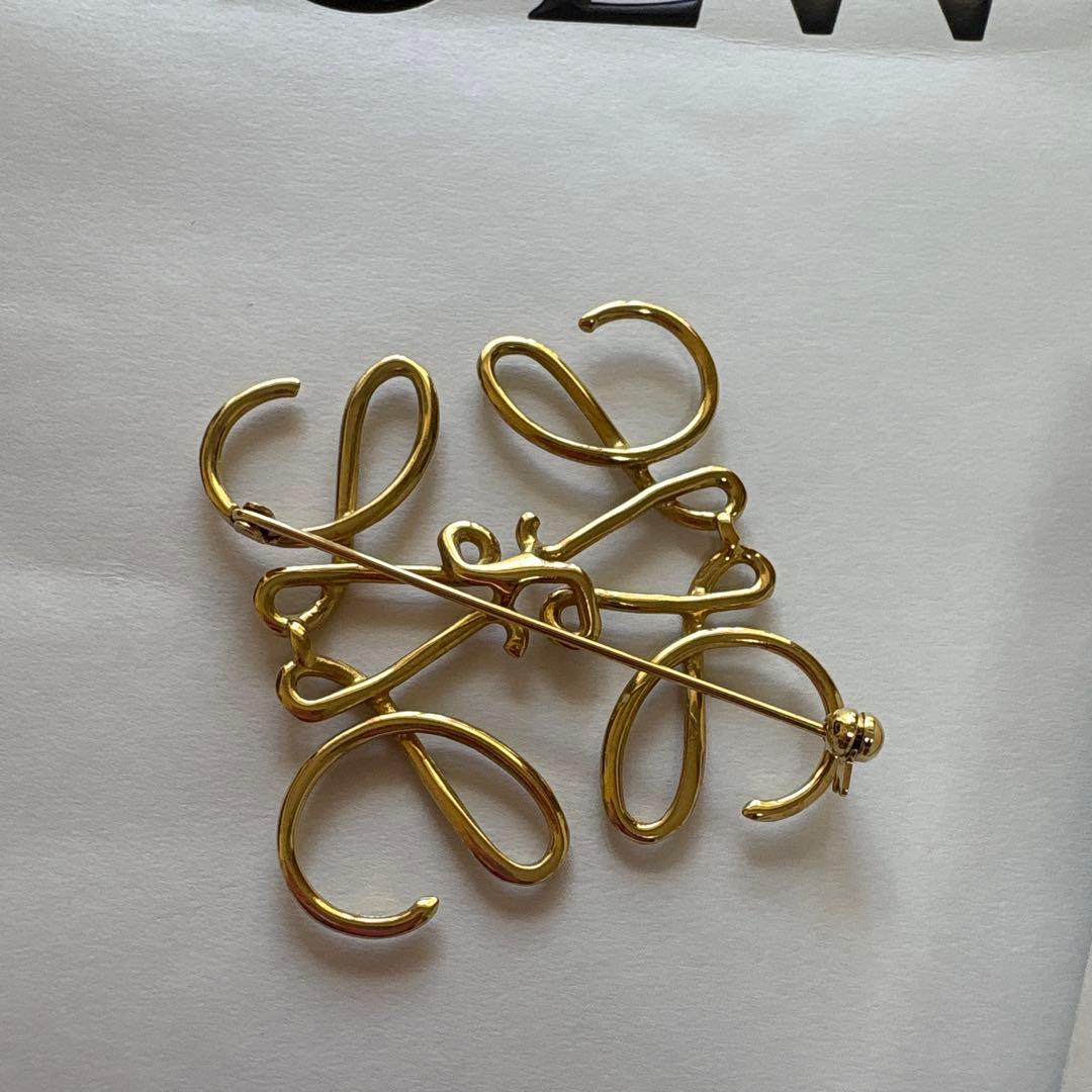 ☆ロエベ　ブローチ　ゴールド☆