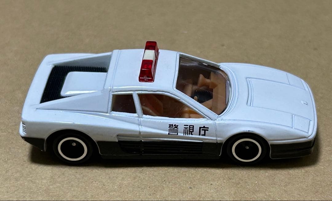 日本製 トミカ フェラーリ テスタロッサ パトロールカー