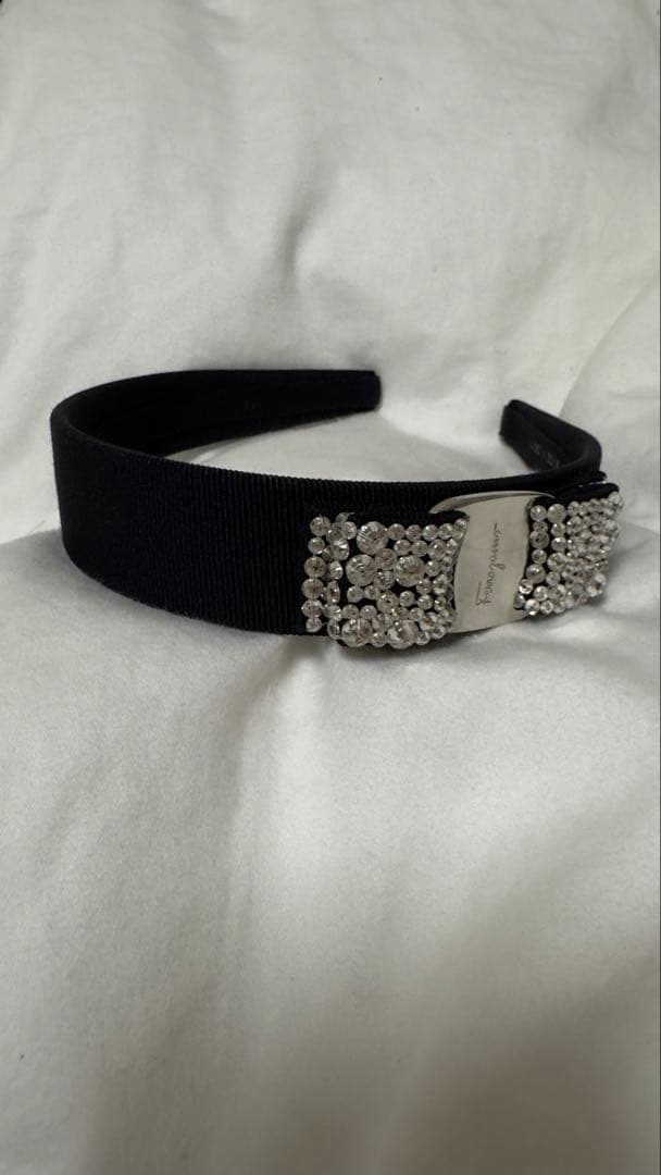 フェラガモ｜カチューシャ