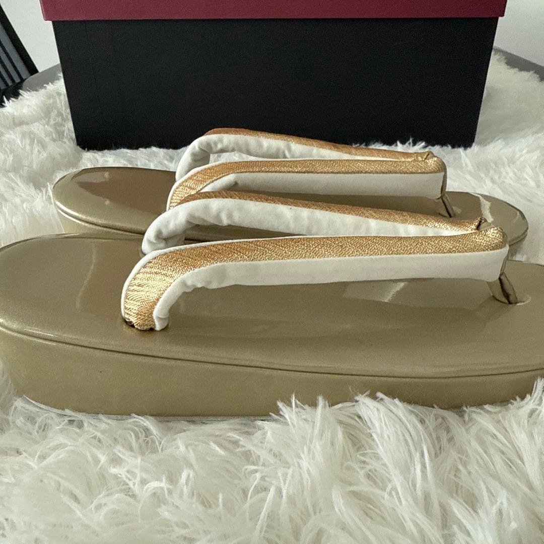 【美品】ゴールドの下駄とバッグのセット