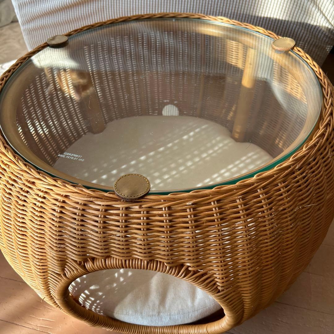 ネコセカイ　ラタン製キャットハウス ガラス天板付き